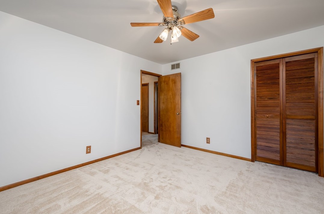 102 Rembrandt Dr, Butler PA  16002-7558 exterior