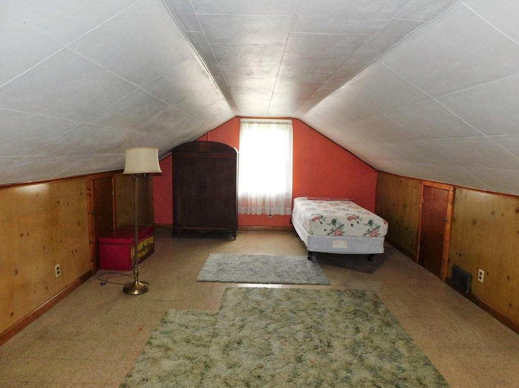 618 Morgantown Rd, Oliphant Furnace PA  15401-5442 exterior