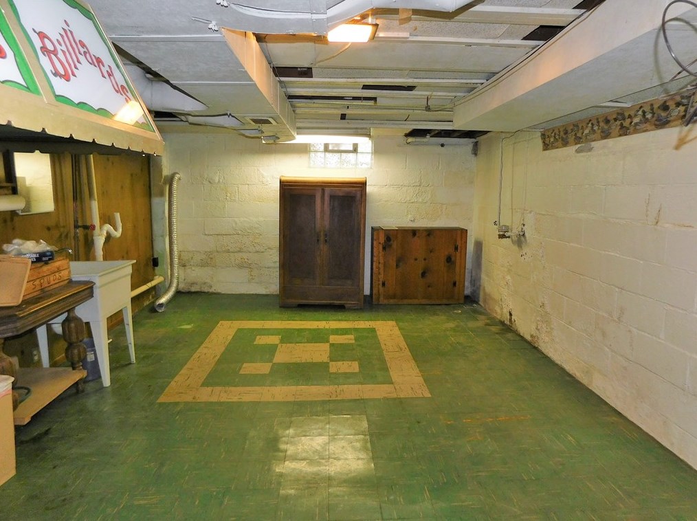 618 Morgantown Rd, Oliphant Furnace PA  15401-5442 exterior