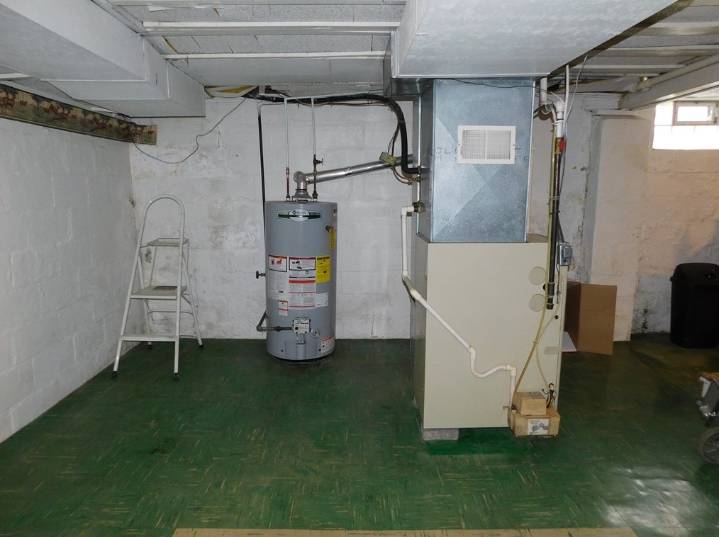 618 Morgantown Rd, Oliphant Furnace PA  15401-5442 exterior