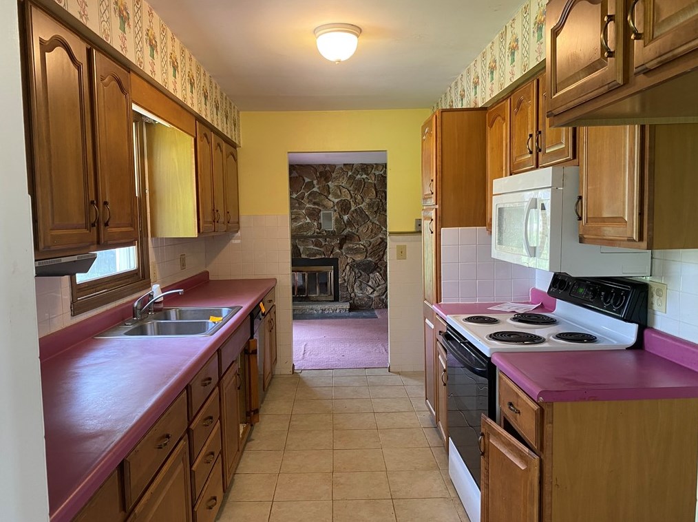 1973 Overlook Dr, Hermitage, PA 16148
