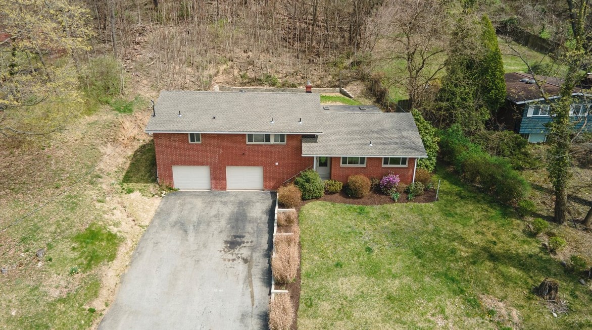 179 Sunset Dr, Penn Hills, PA 15235