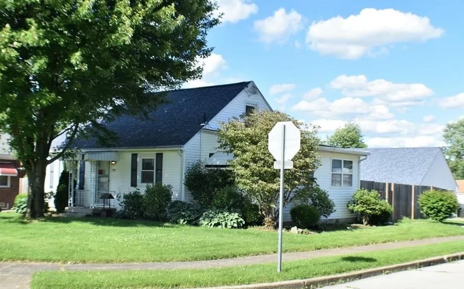 737 Spencer Ave, Sharon, PA 16146