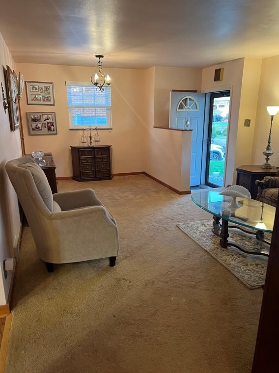 236 Eastern Dr, New Kensington, PA 15068-3236