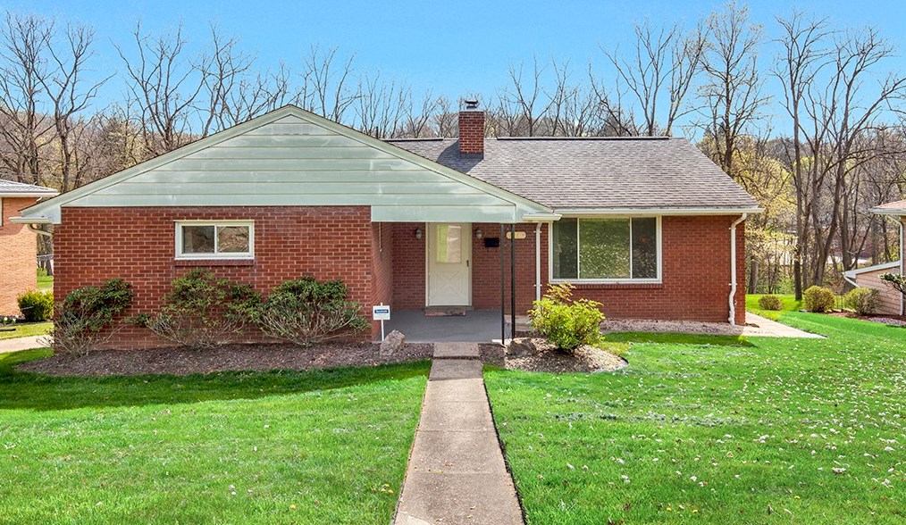 170 Hawksworth Rd, Greensburg, PA 15601-1530