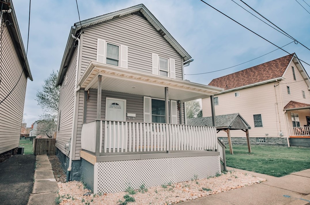 110 John St, Latrobe, PA 15650