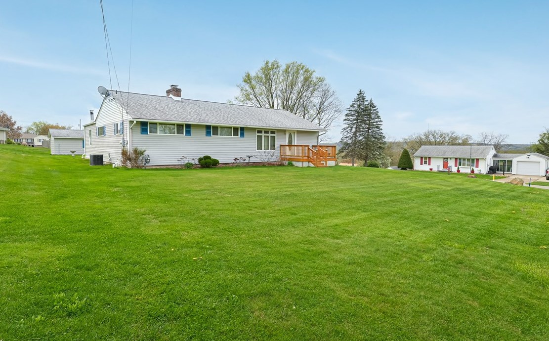 202 Woods Dr, New Brighton, PA 15066