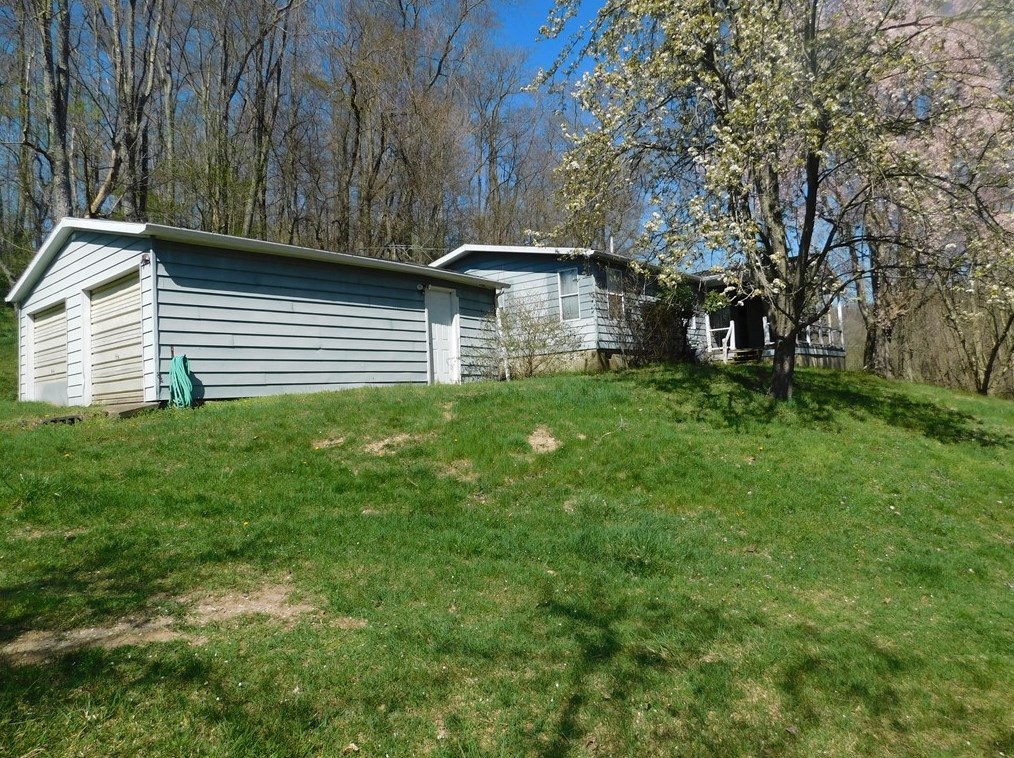 1871 &amp 1879 Smith Creek Rd, Waynesburg, PA 15370