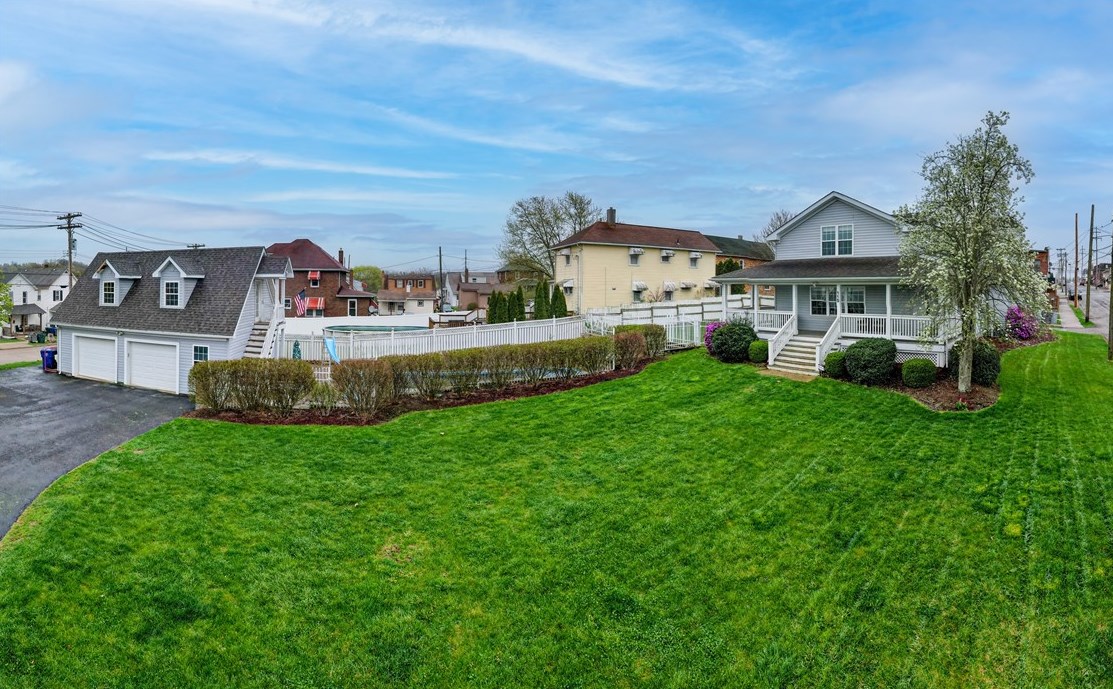 115 1st St, Ellwood City, PA 16117