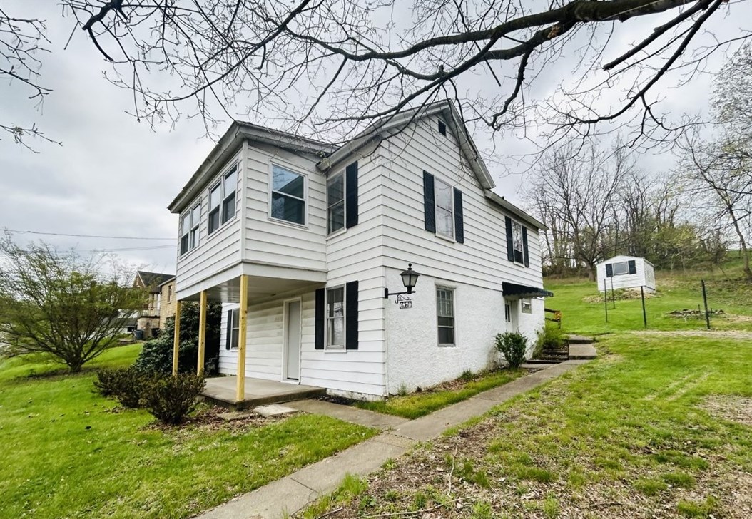 6470 2nd Ave, Library, PA 15129