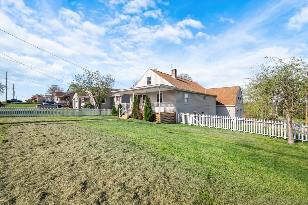 780 Louis Ave, Rochester, PA 15074