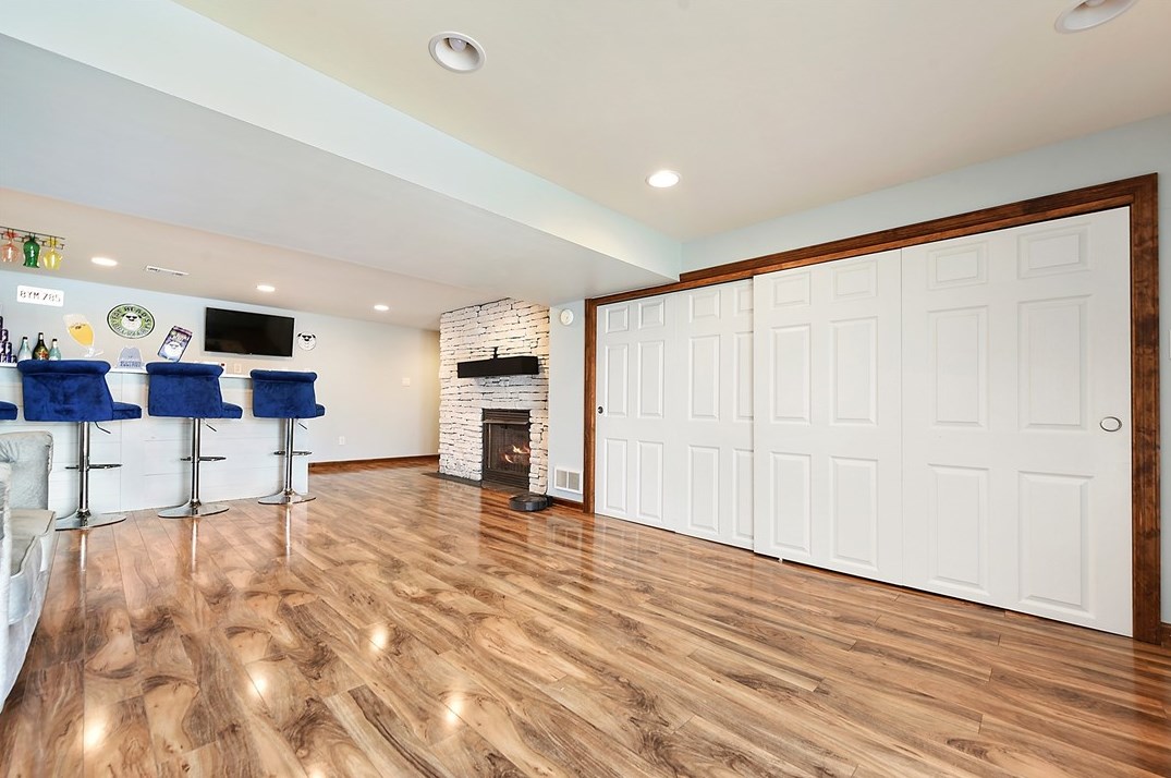 34 Mohawk Dr, Greensburg PA  15601-4772 exterior