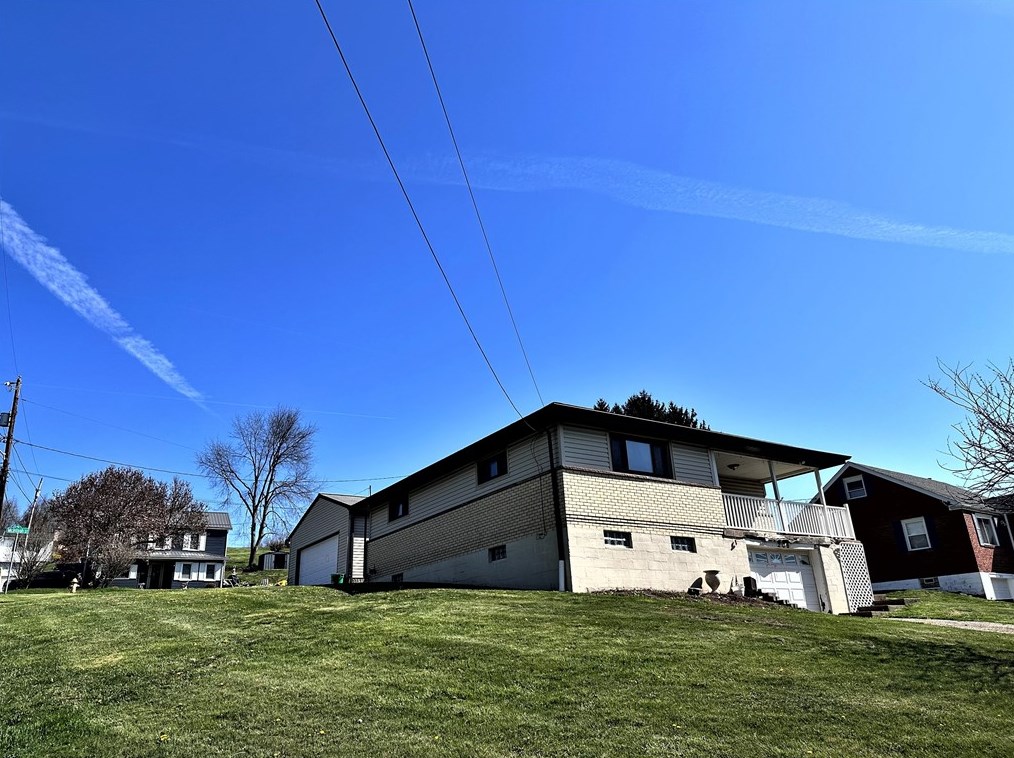 206 Wallace St South, Cuddy, PA 15031