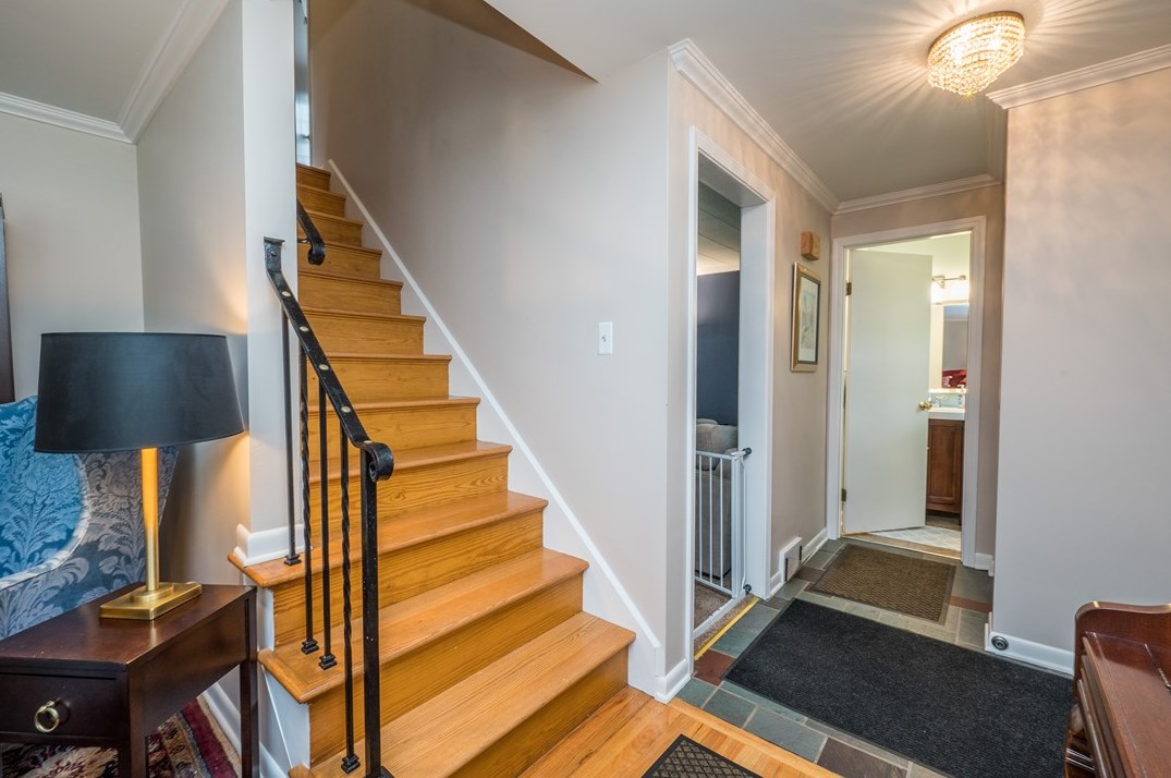 165 Thornberry Dr, Penn Hills, PA 15235