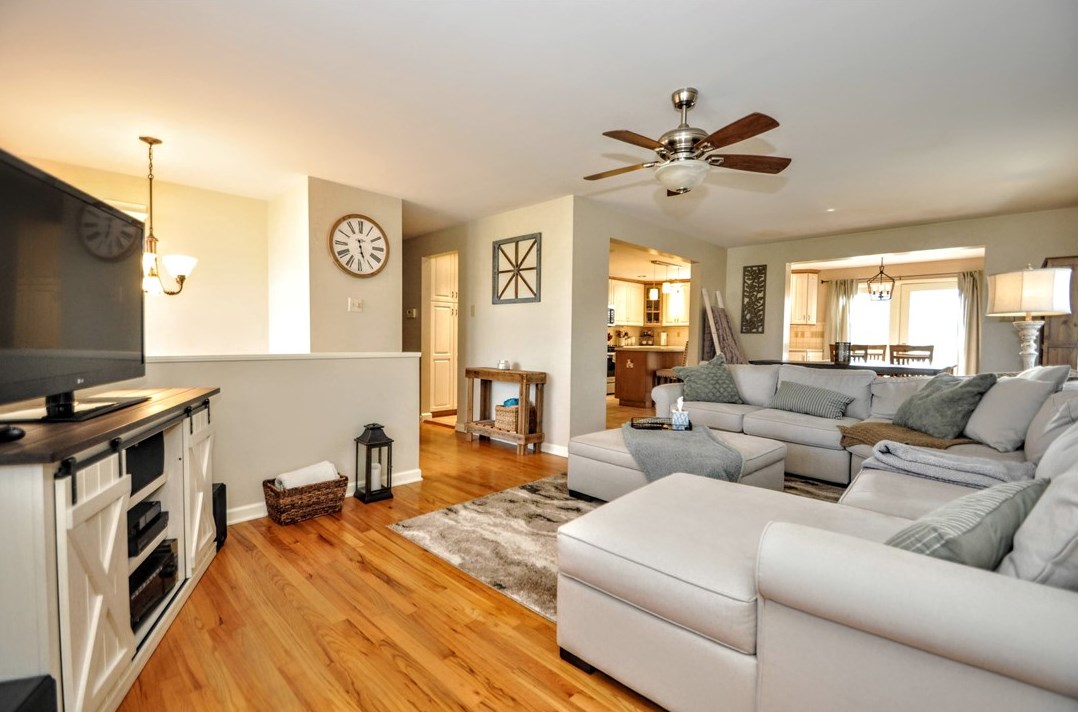 658 Longvue Dr, Houston, PA 15342-1213