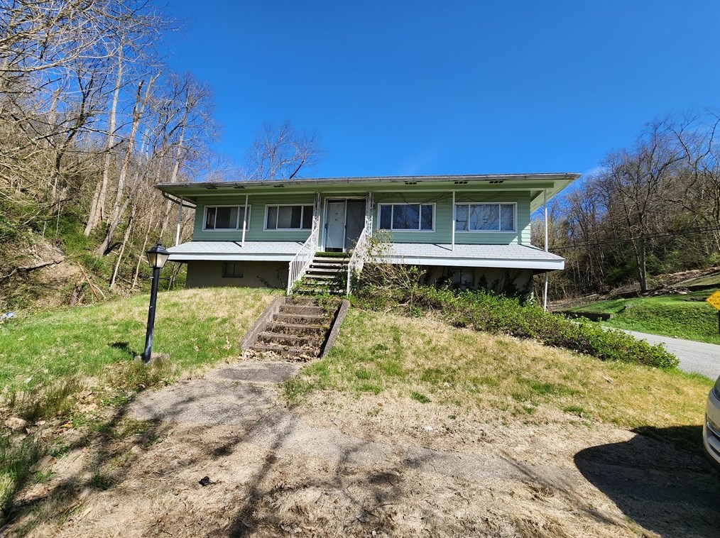 143 Navaho Hollow Rd, Fayette City, PA 15438