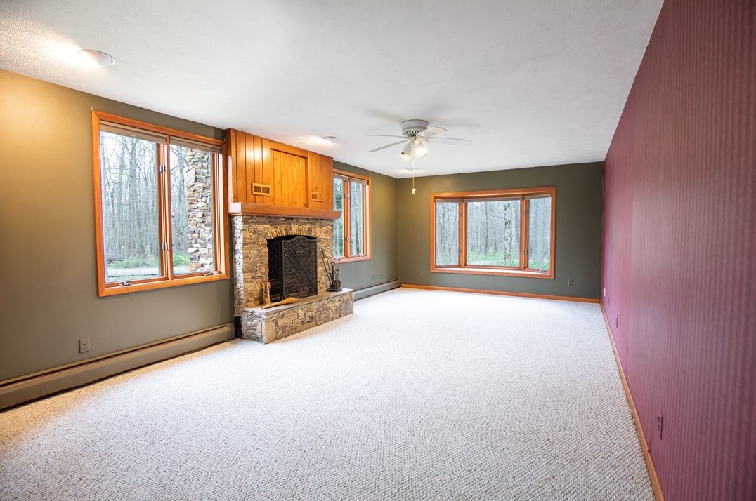 36 N Gait Dr, Slippery Rock, PA 16057