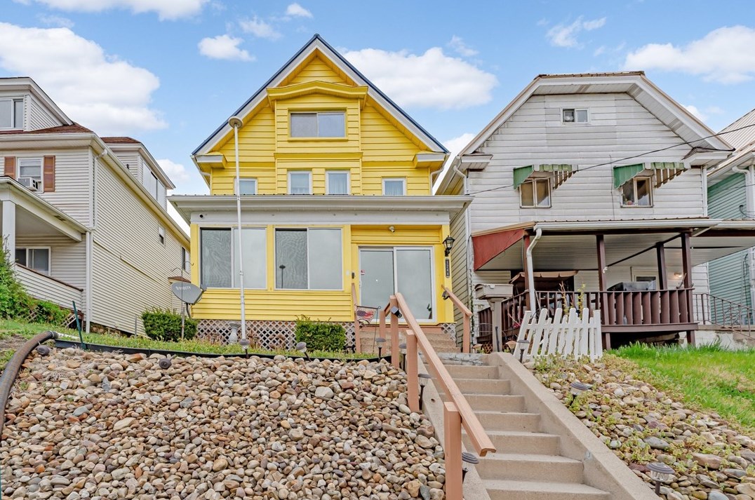 1244 Woodmont Ave, New Kensington, PA 15068