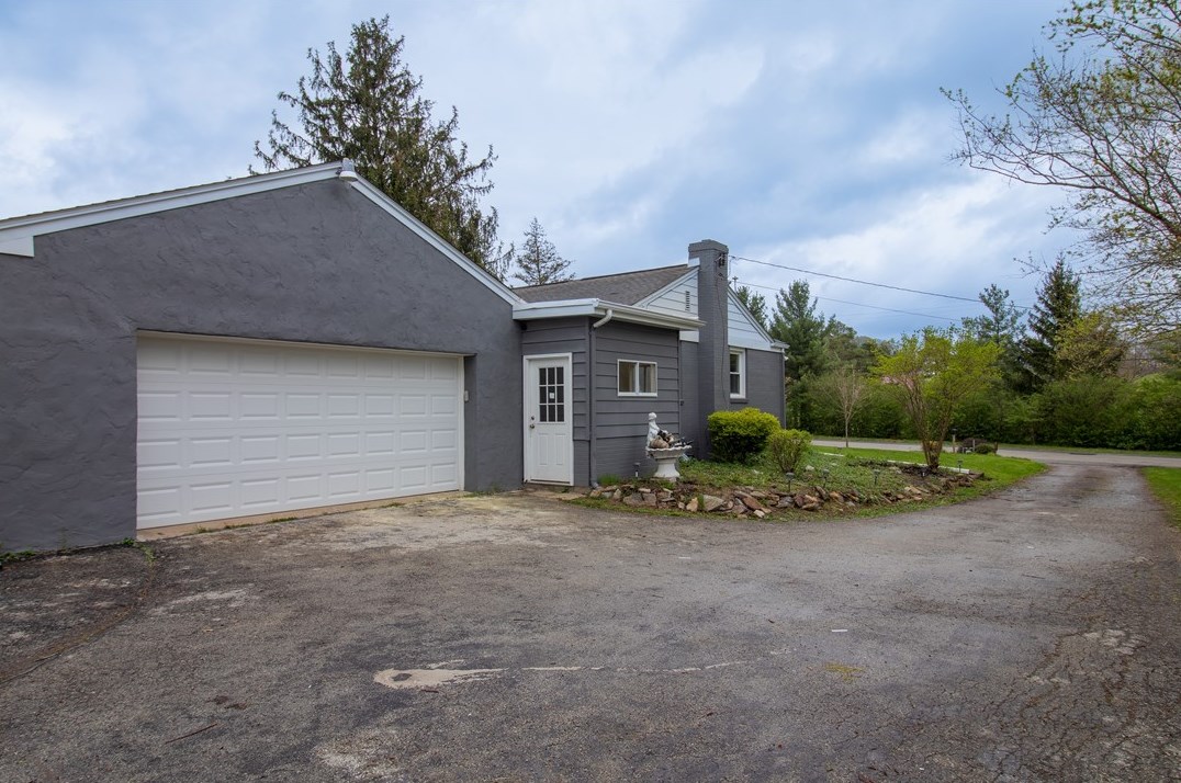 1080 Schultz Rd, Latrobe, PA 15650