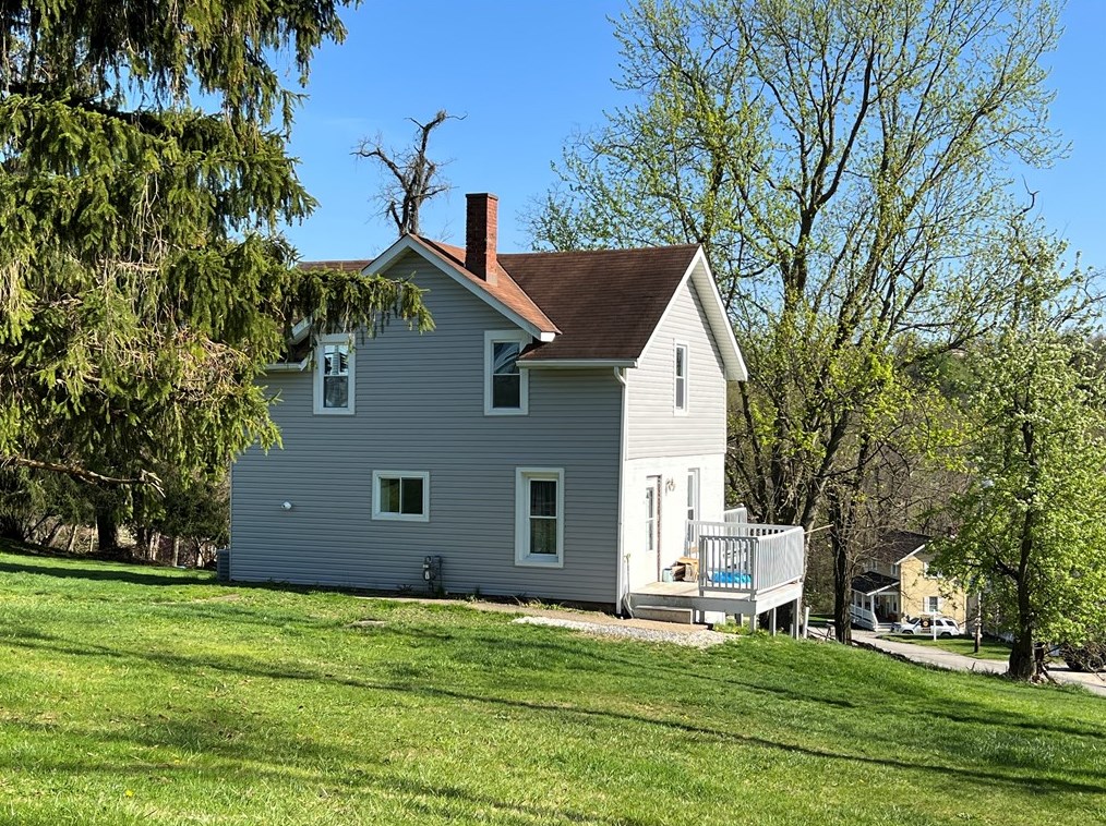22 Manse St, Washington, PA 15301