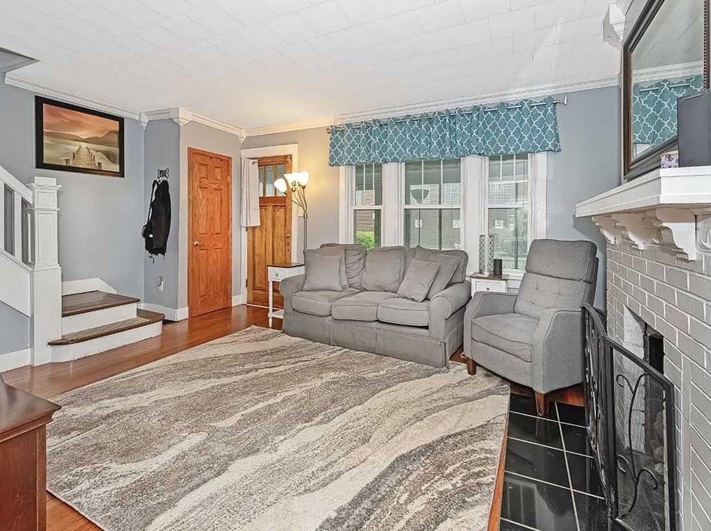 43 W Willock Rd, Pittsburgh, PA 15227