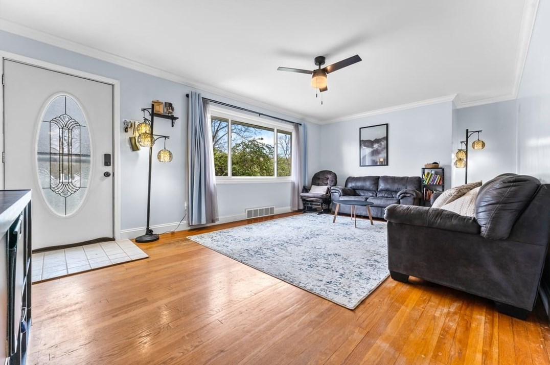 710 E Hazelcroft Ave, New Castle, PA 16105