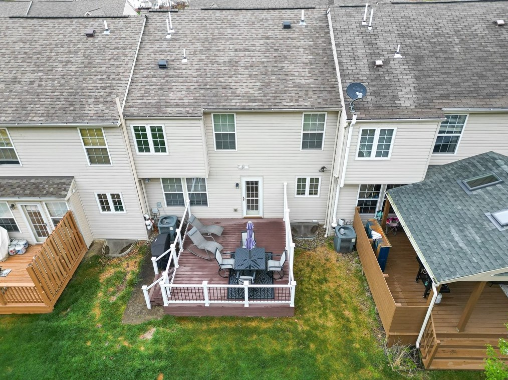 215 Southern Valley Ct, Seven Fields, PA 16046-9332