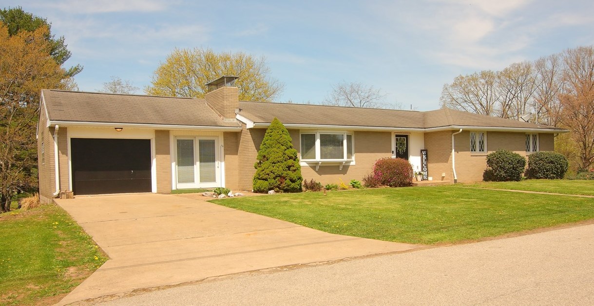 111 Warren St, Perryopolis, PA 15473-9324