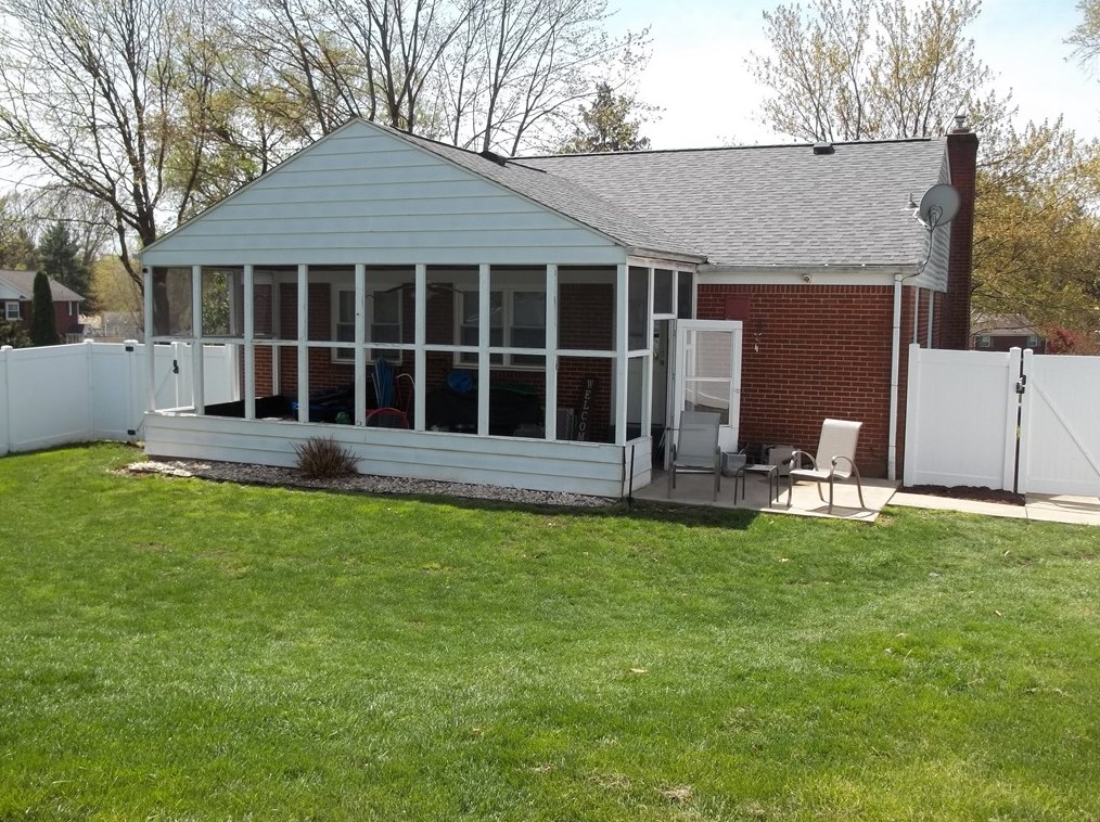 1812 Park Cir Dr, Glenshaw, PA 15116