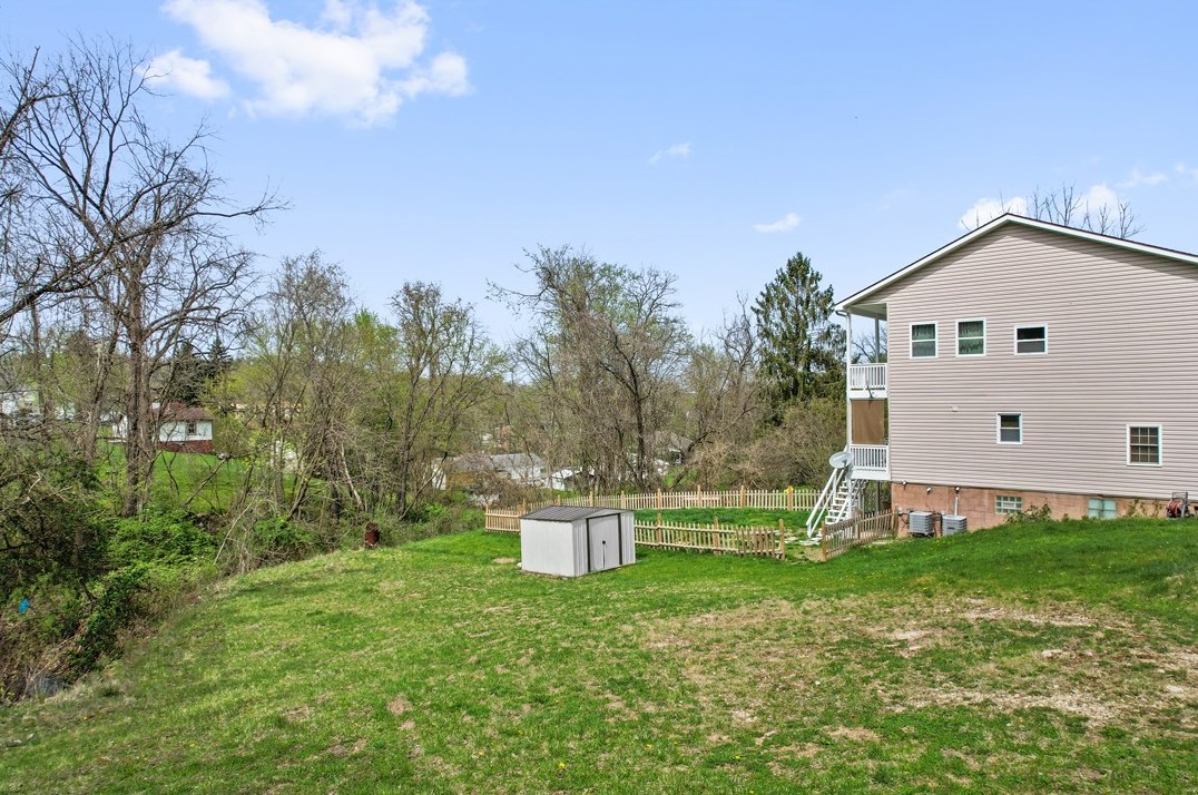 2883 Wilson St, Washington, PA 15301-2549