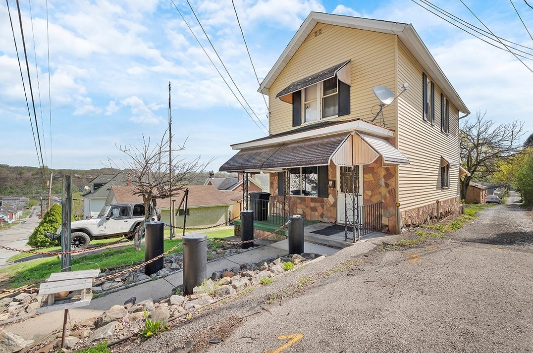 514 Ash St, California, PA 15419