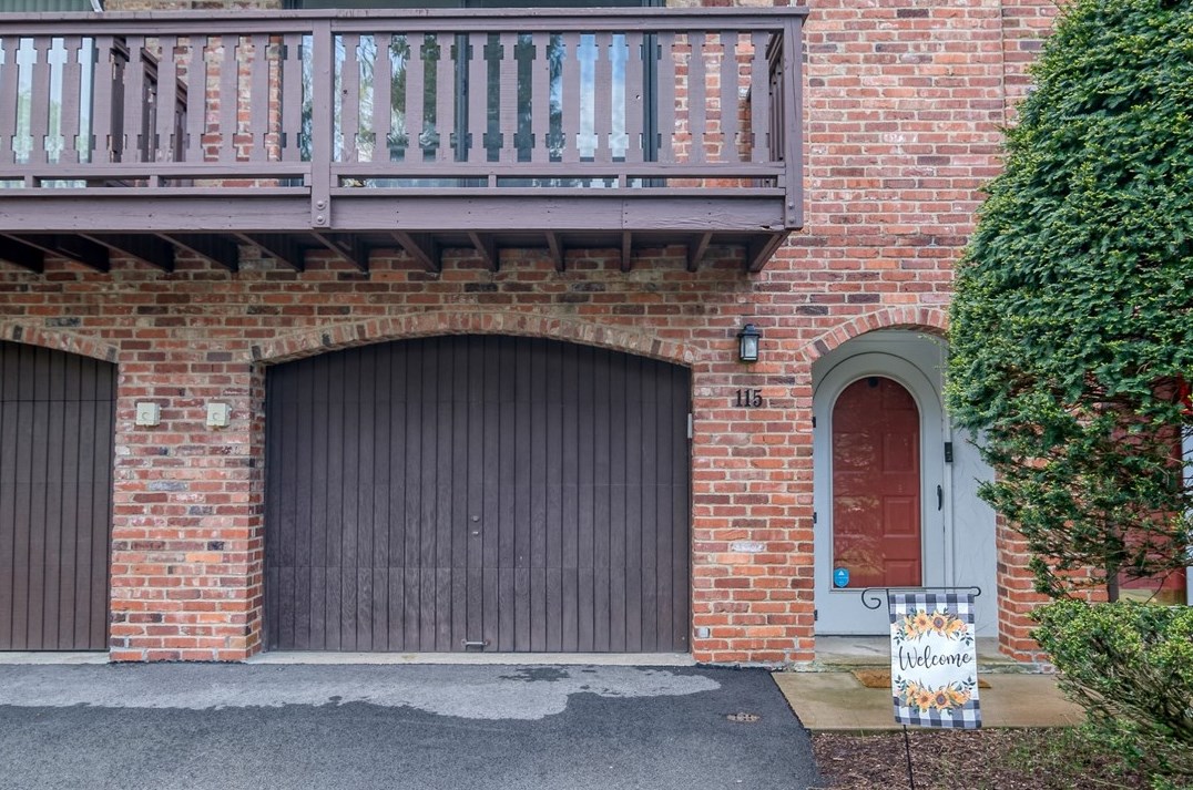 115 Thornberry Dr, Penn Hills, PA 15237