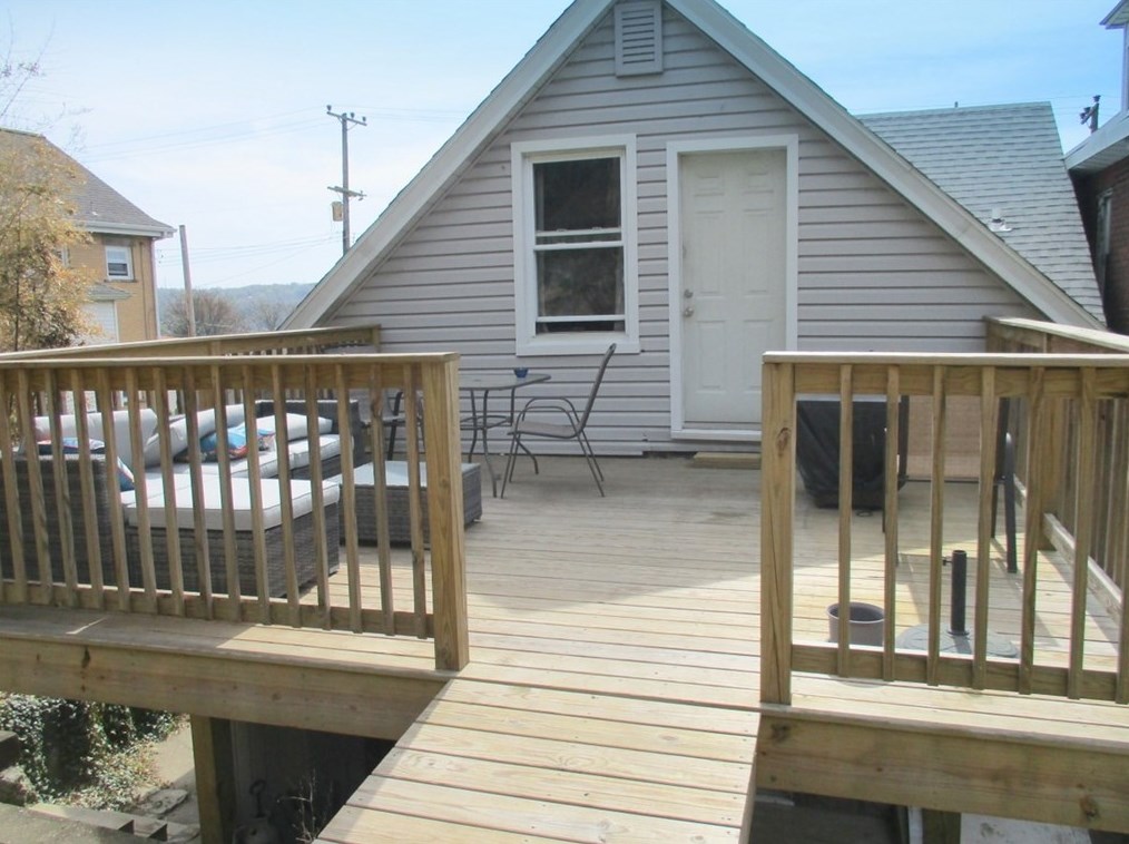 412 Pine St, Ambridge, PA 15003