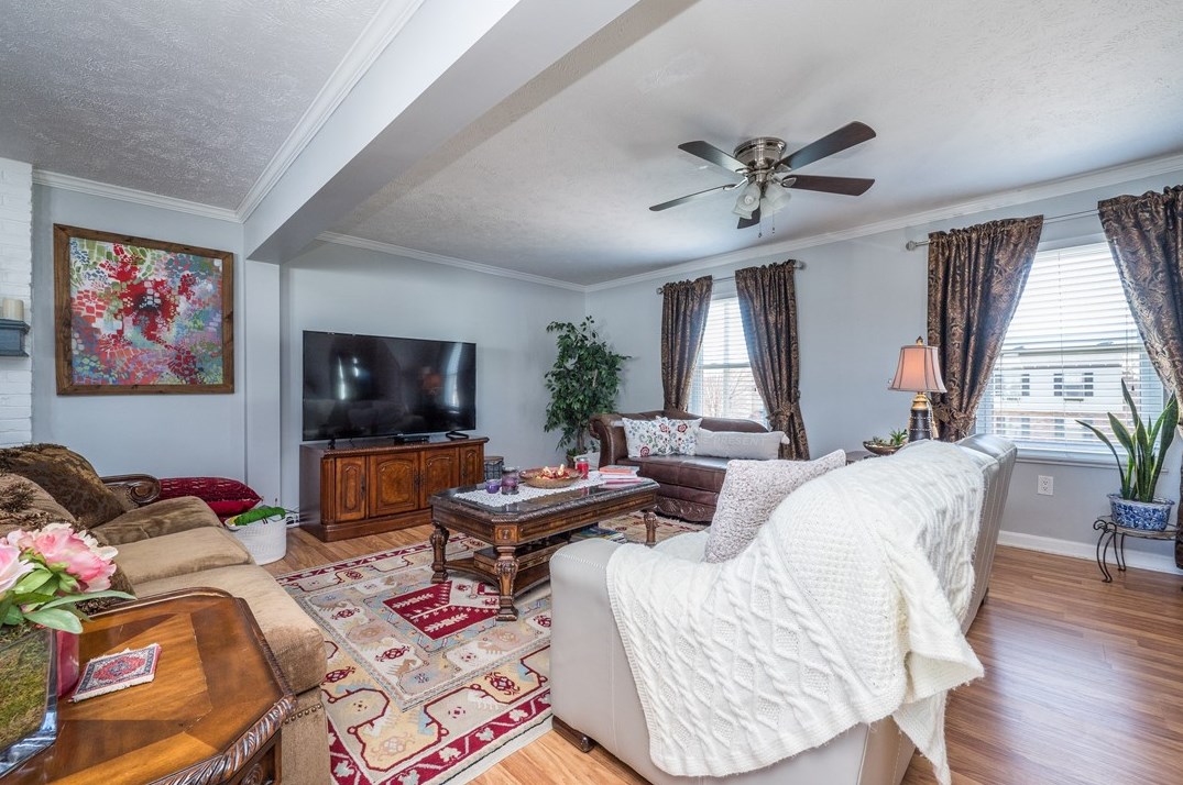 6738 Elk Rush Dr, Imperial, PA 15126