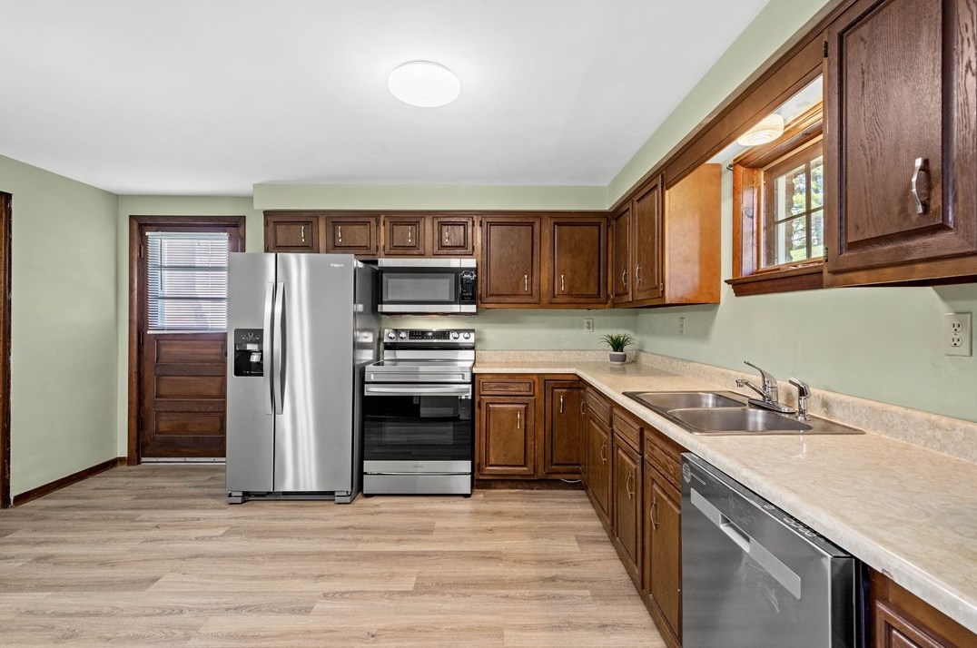 35 Webb Dr, Washington, PA 15301-6411