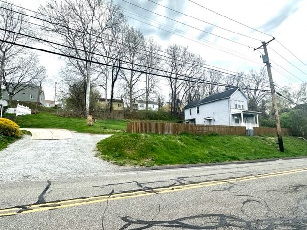 422 Westinghouse Ave, North Versailles, PA 15137-2259