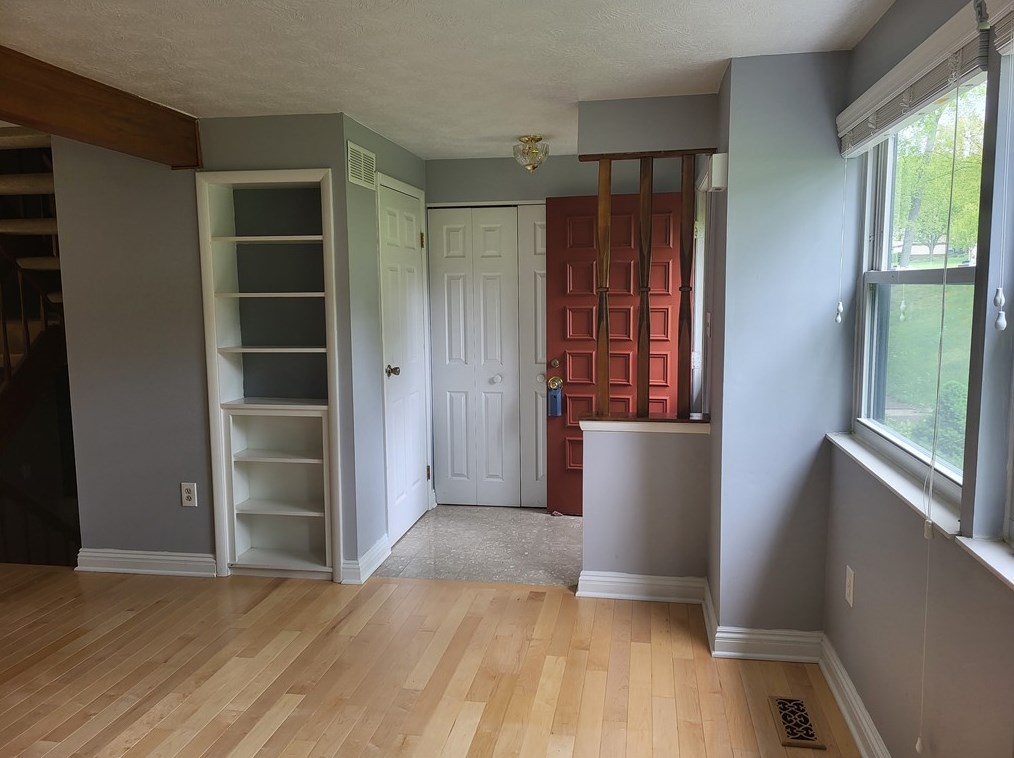 2547 Hunting Ridge Trl, Bridgeville, PA 15017