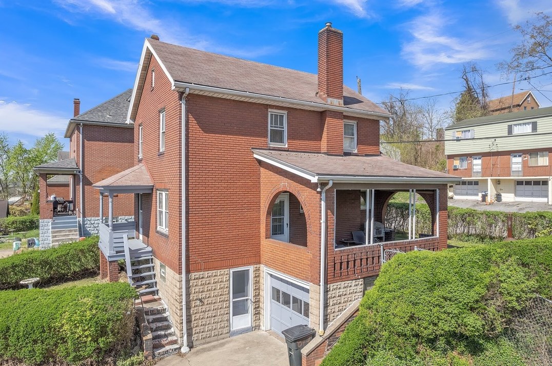 556 Ridge Ave, East Pgh, PA 15112