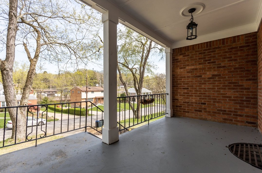 5870 Wilson Dr, Bethel Park, PA 15102