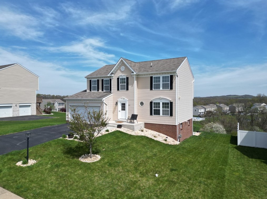 303 Compass Ct North, Mc Donald, PA 15057