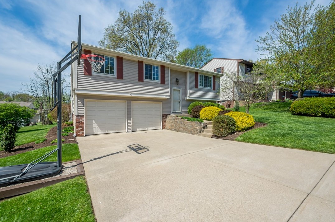 2892 Willowick Ct South, Bridgeville, PA 15017