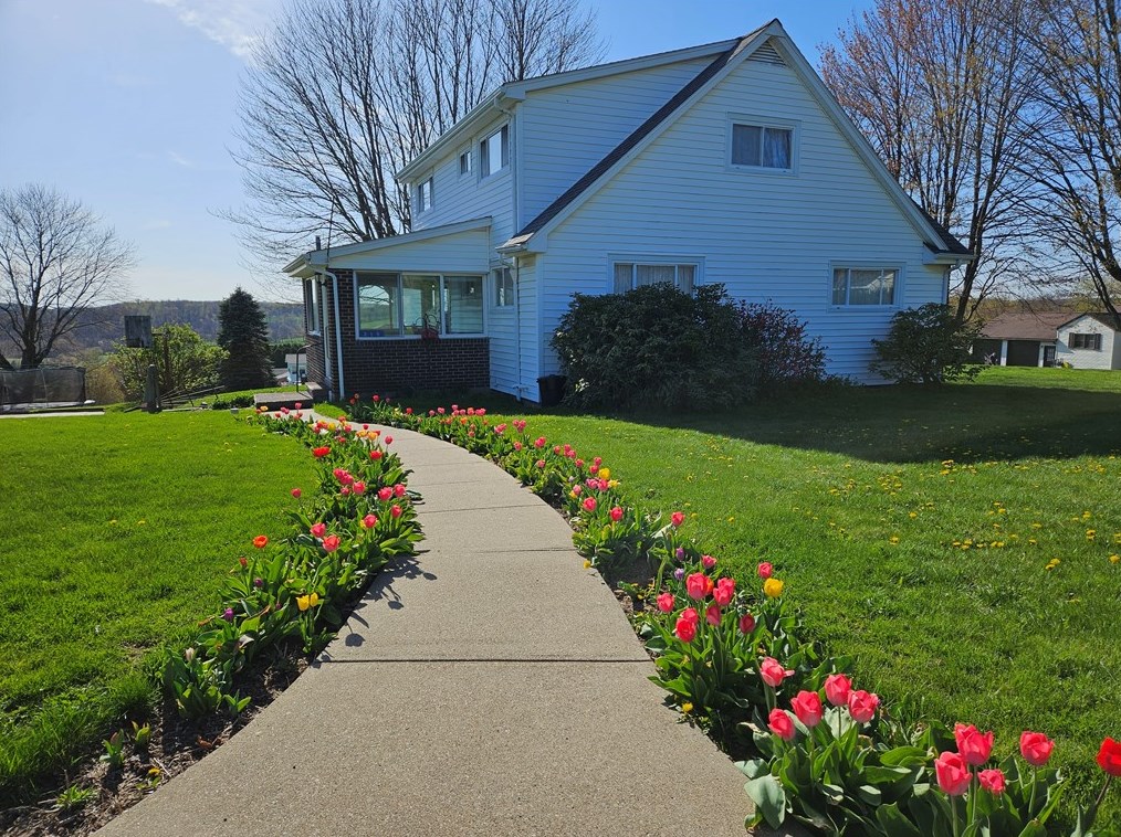 219 East Dr, Chicora, PA 16025