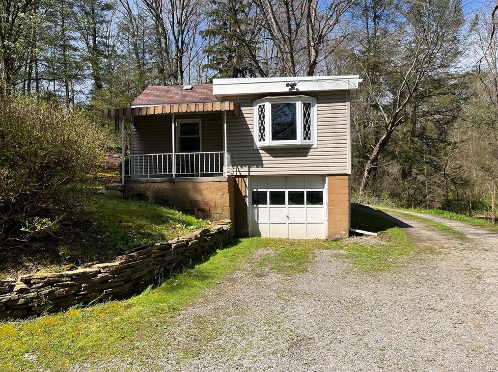 4760 Greenwood Dr, Allison Park, PA 15101-2200