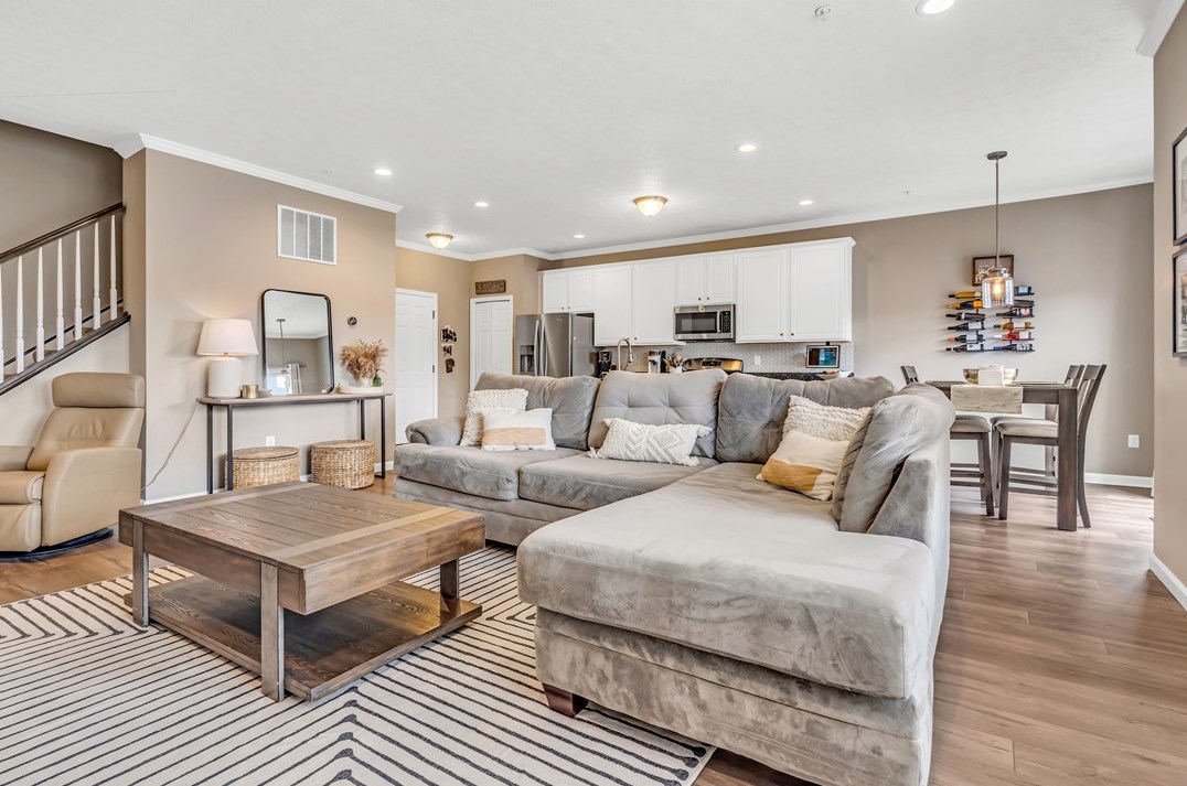 649 Freedom Dr, Collier Township, PA 15106
