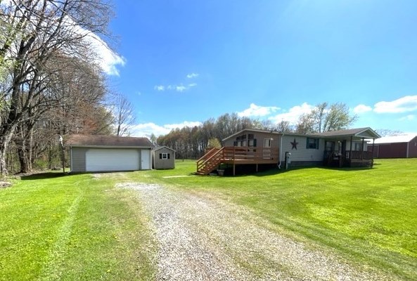78 Balut Rd, Fredonia, PA 16124