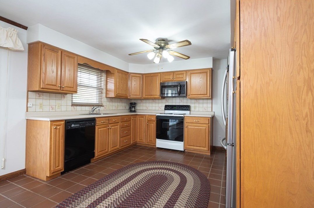 237 Mclaughlin Dr, New Kensington, PA 15068
