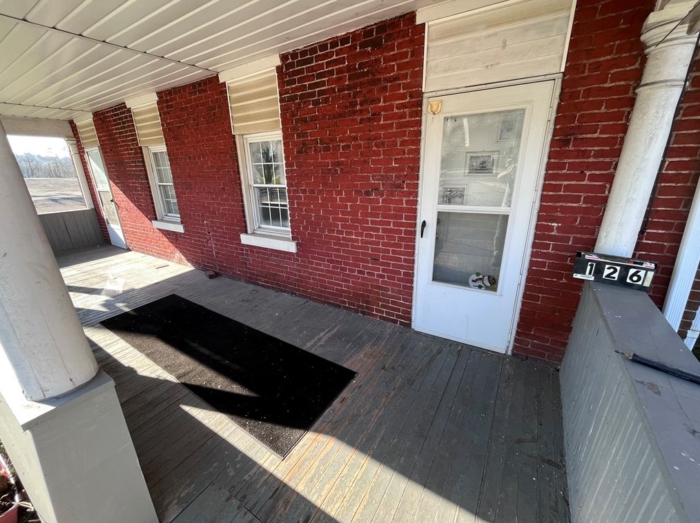 126 Ferry St, Creighton, PA 15030