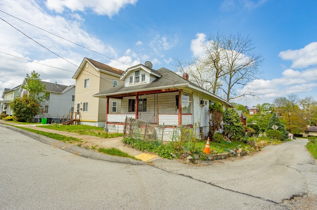 150 Gross Ave, Greensburg, PA 15601-3402