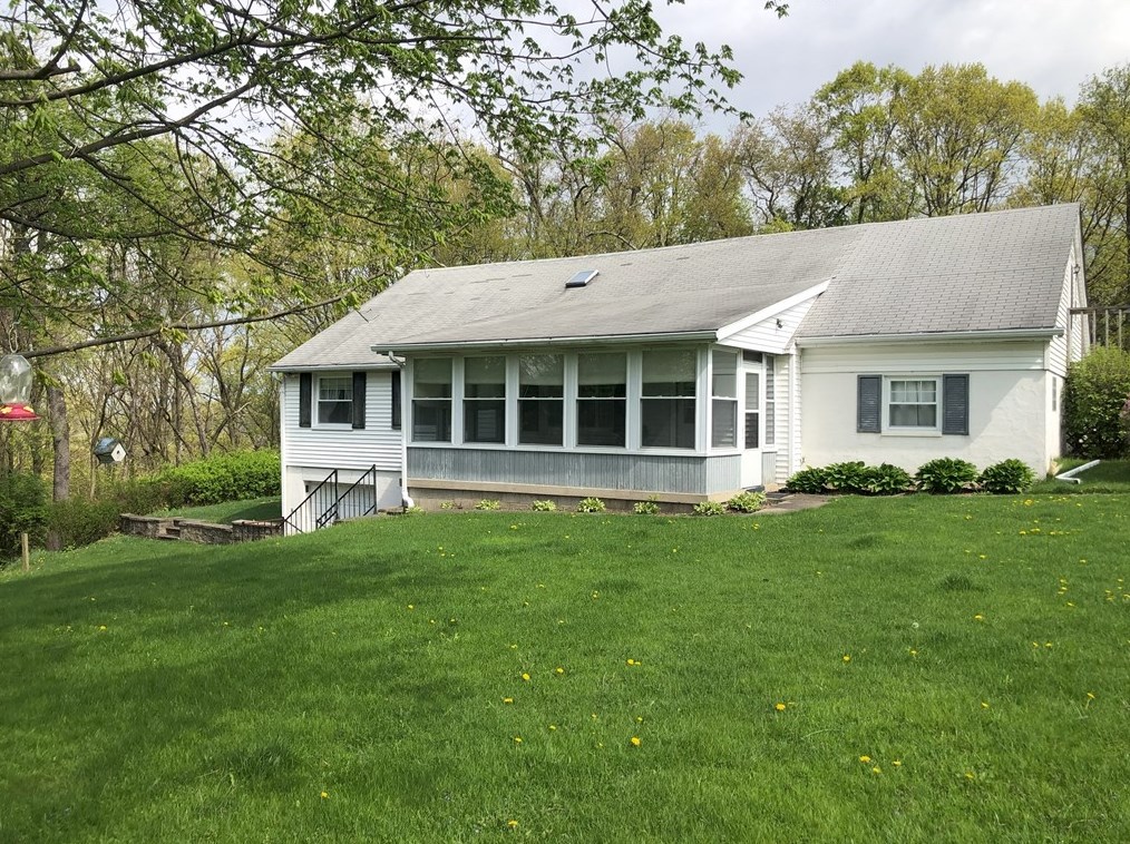 3923 7th Street Rd, New Kensington, PA 15068-7206