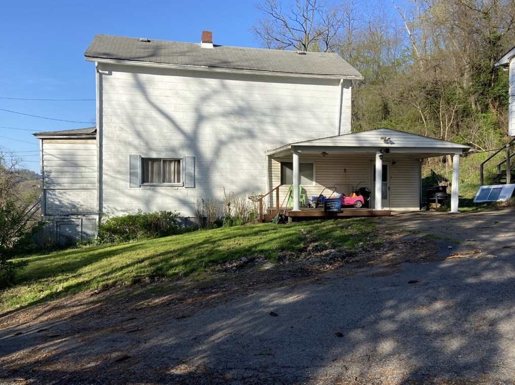 626 Castle Ave, North Versailles, PA 15137-1006
